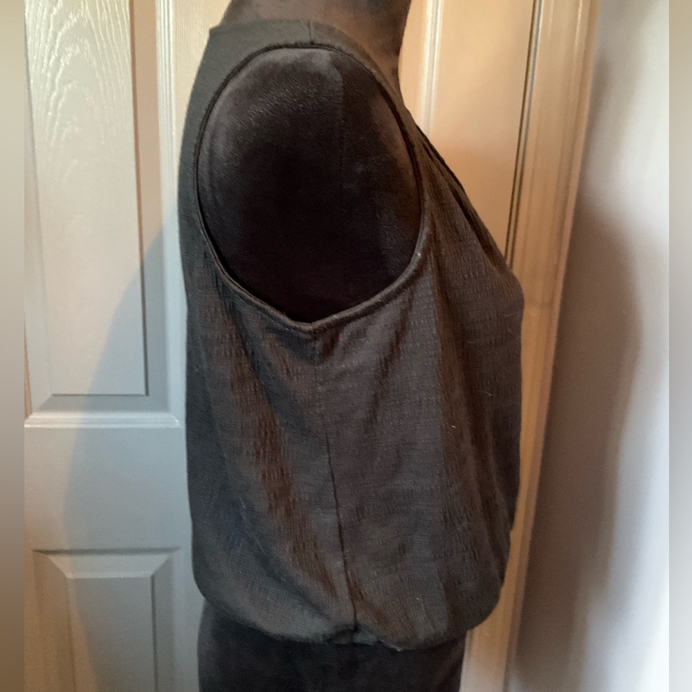 Universal Thread XS black front wrap and tie tank - Picture 3 of 6